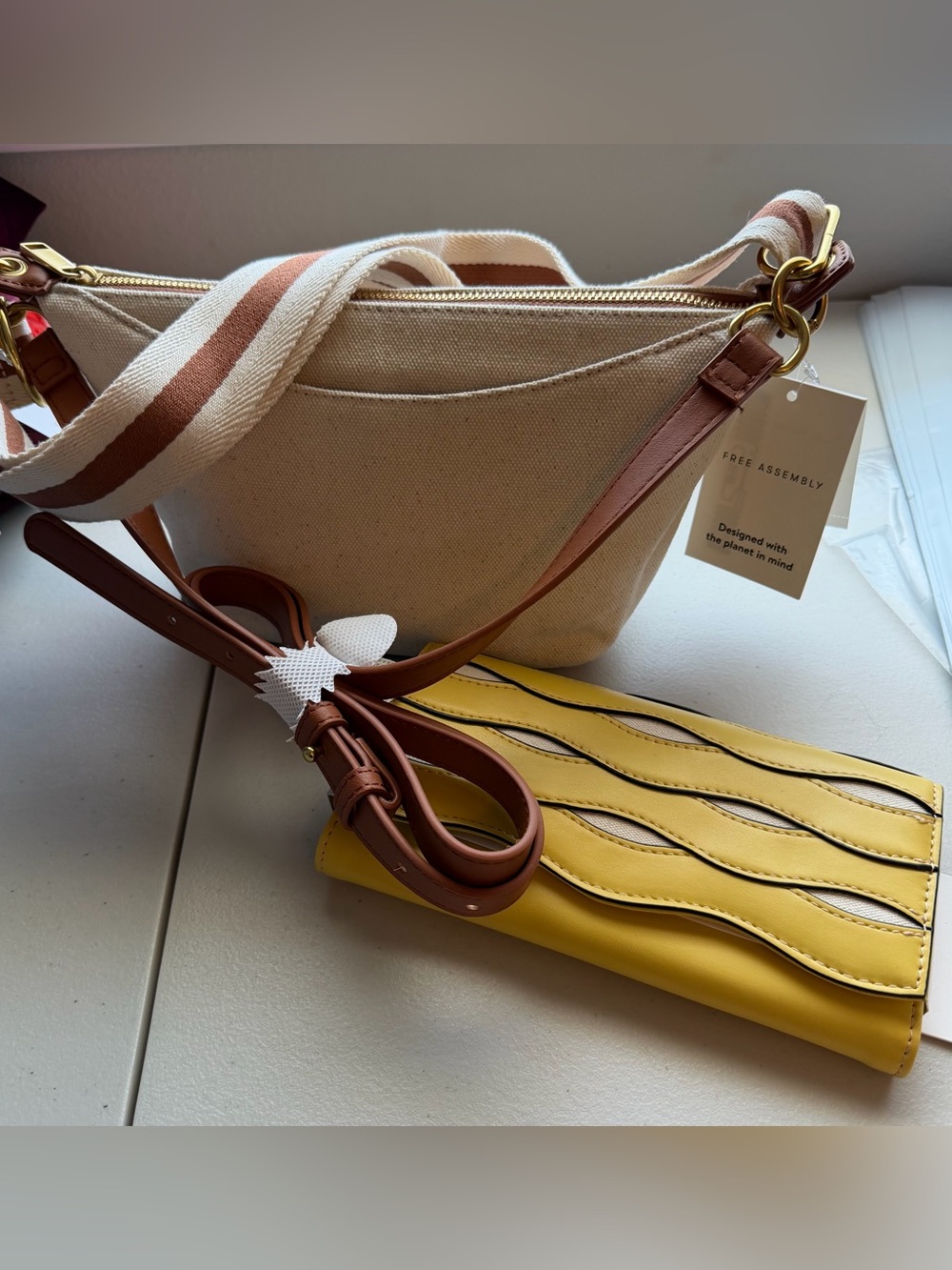 Women’s hand/crossbody bag and clutch from free assembly